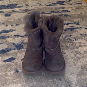 Girls Ugg Bailey Bow Boots. Grey Size 12